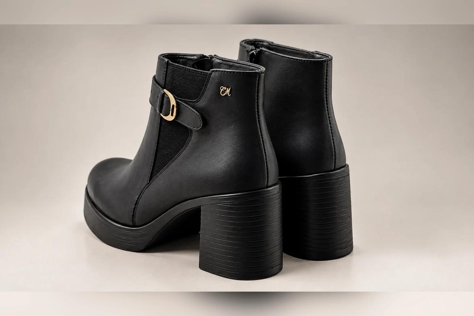 Sandalia dorada Lova Wedge